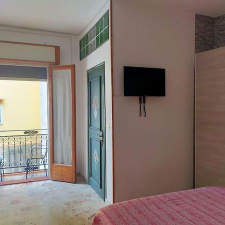 Casa Vacanza "Il Cortiletto" Шака Екстериор снимка