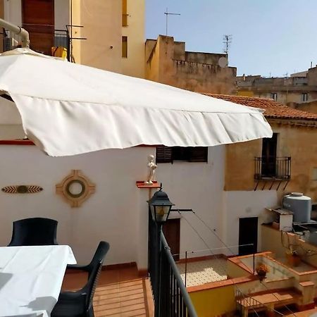 Casa Vacanza "Il Cortiletto" Шака Екстериор снимка
