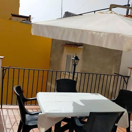 Casa Vacanza "Il Cortiletto" Шака Екстериор снимка