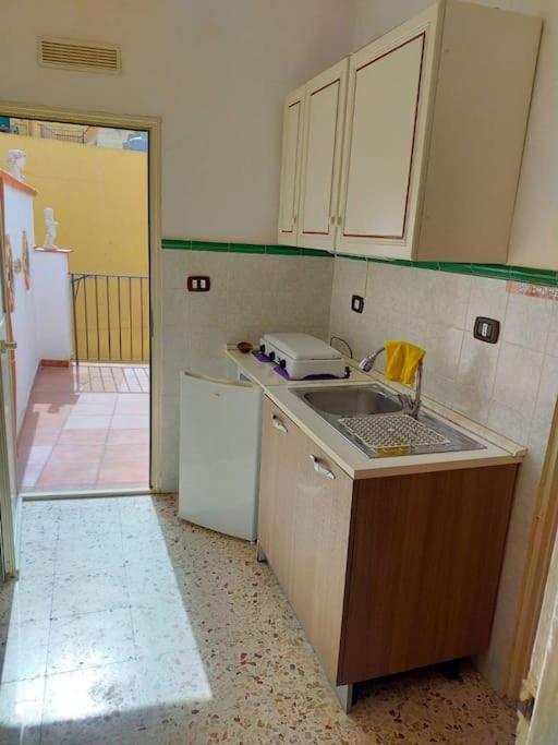 Casa Vacanza "Il Cortiletto" Шака Екстериор снимка