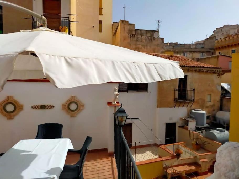 Casa Vacanza "Il Cortiletto" Шака Екстериор снимка