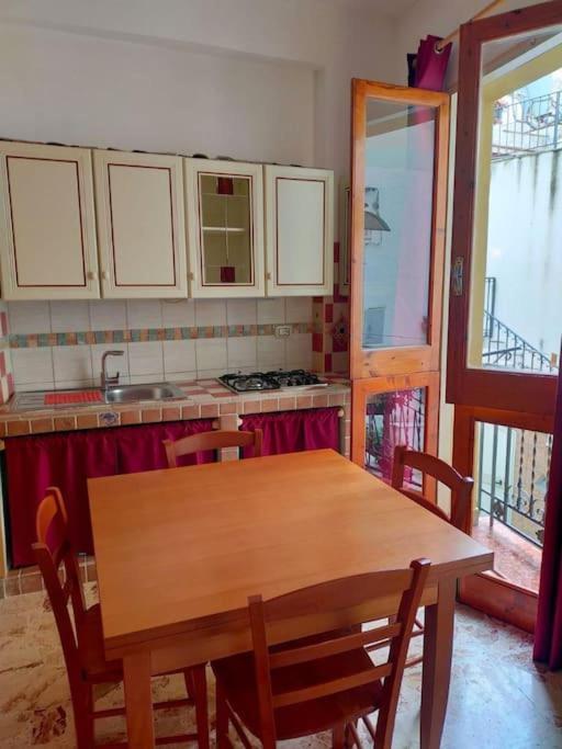 Casa Vacanza "Il Cortiletto" Шака Екстериор снимка