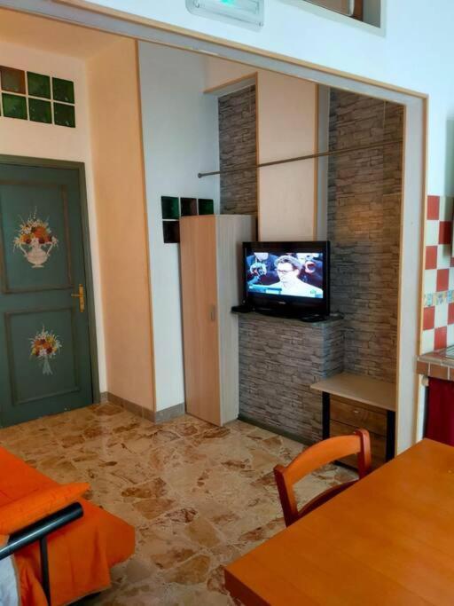 Casa Vacanza "Il Cortiletto" Шака Екстериор снимка